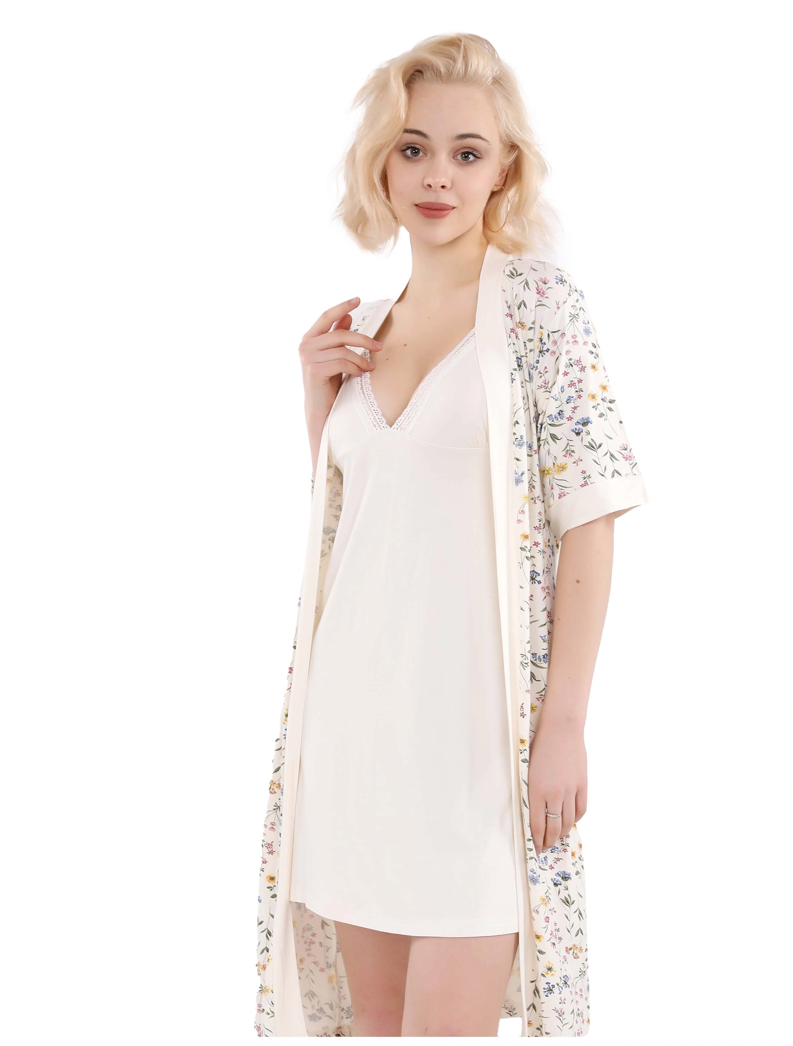 V713 DAISY DREAMS 2-PIECE ROBE SET